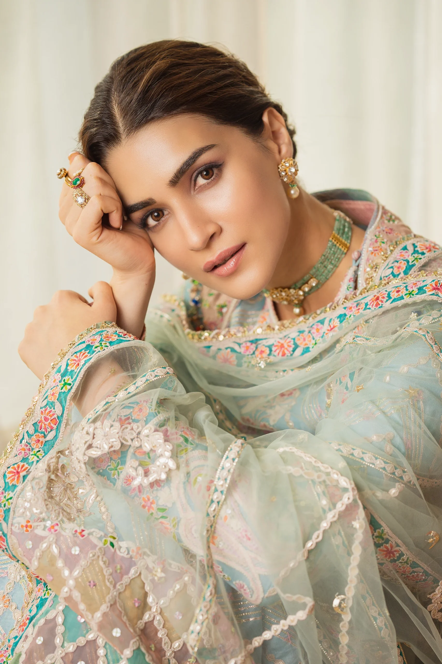 Крити Санон