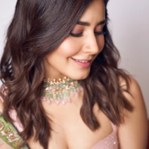 Раши Кханна