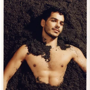 Ишан Кхаттер