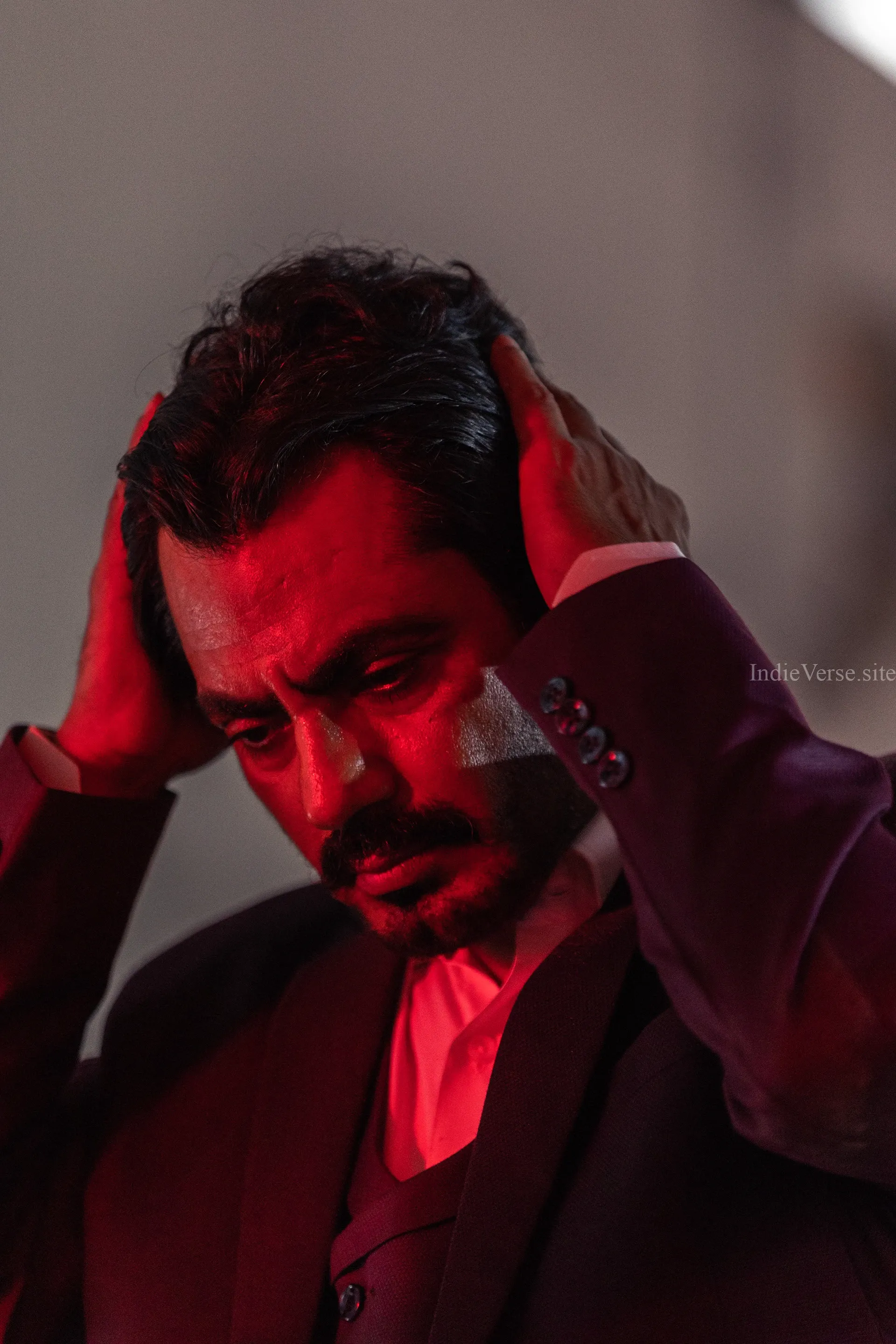 Навазуддин Сиддики и Реджина Кассандра в фильме Section 108