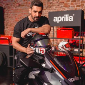 Джон Абрахам