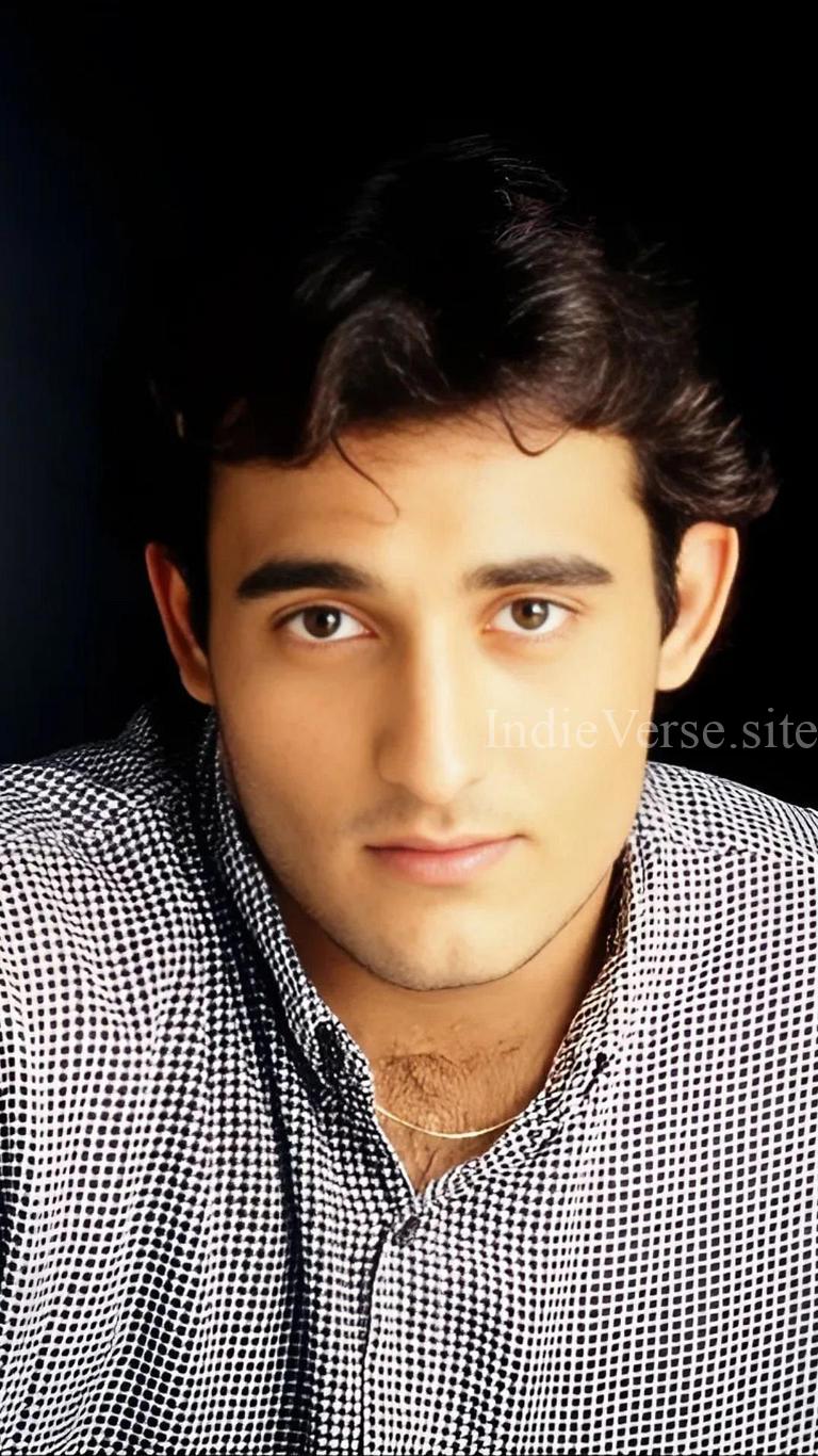 Акшай Кханна