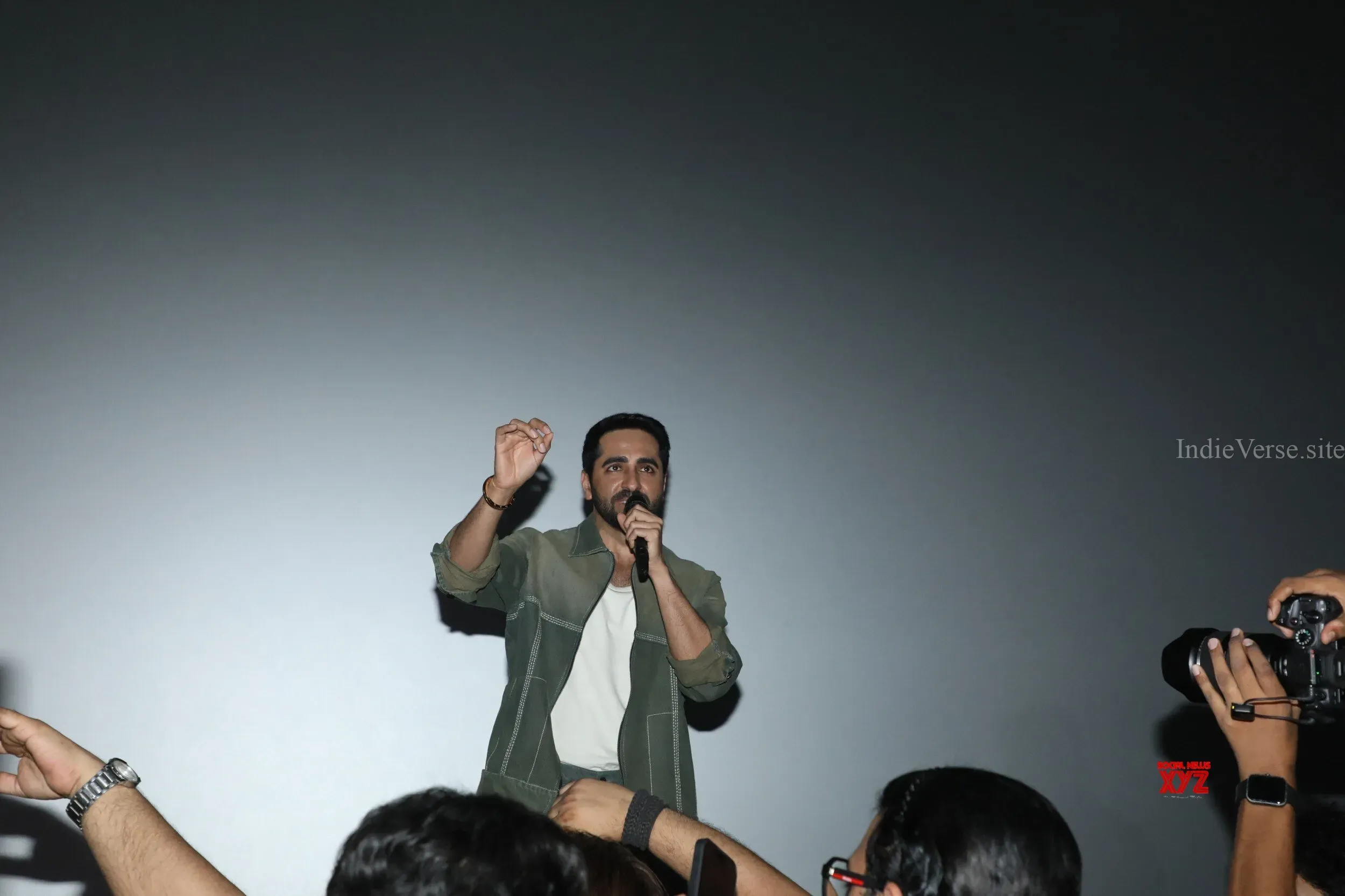 Аюшманн Кхуррана