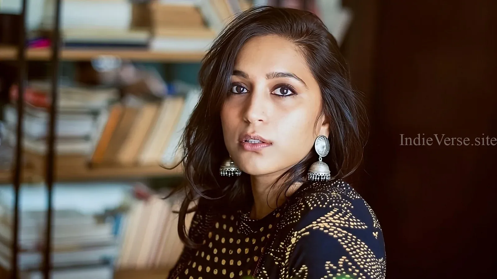 Зоя Хуссейн