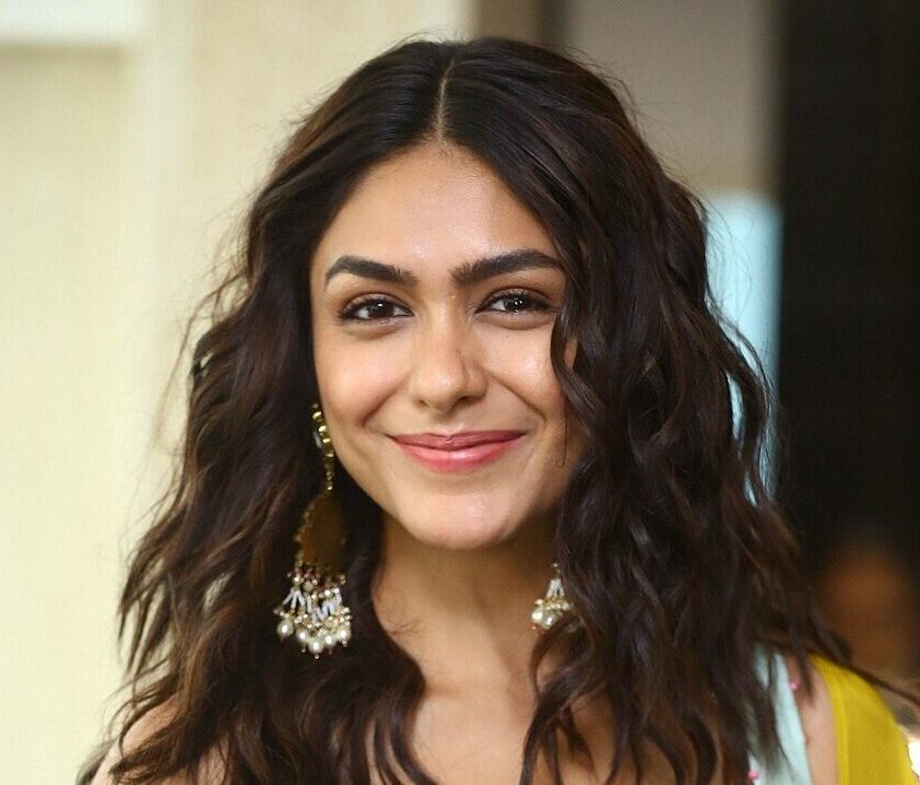 Мрунал Тхакур