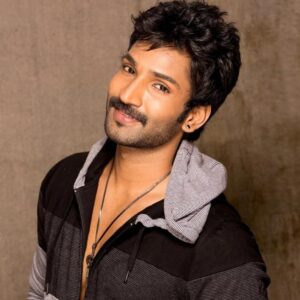 Аадхи Пинишетти