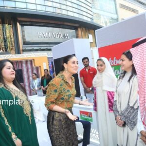 Карина, Картик и Ананья