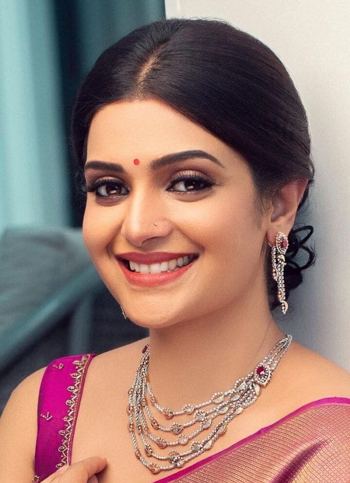 Дивья Пиллаи