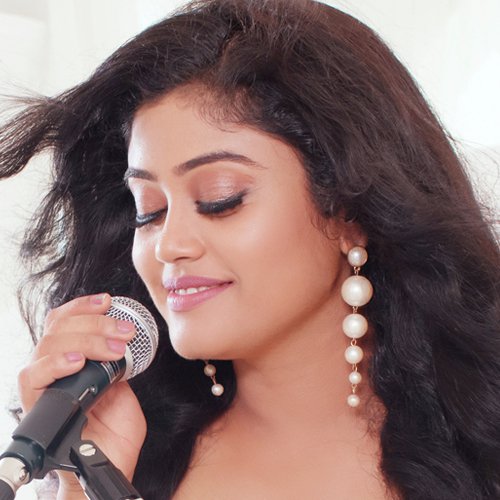 Парампара Тхакур