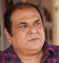 Манодж Бакши