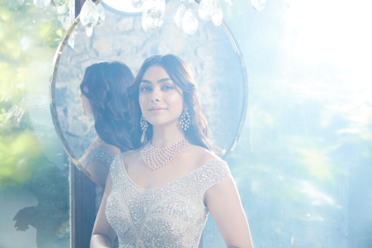 Мрунал Тхакур