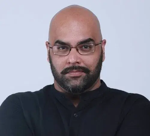 Навин Каушик