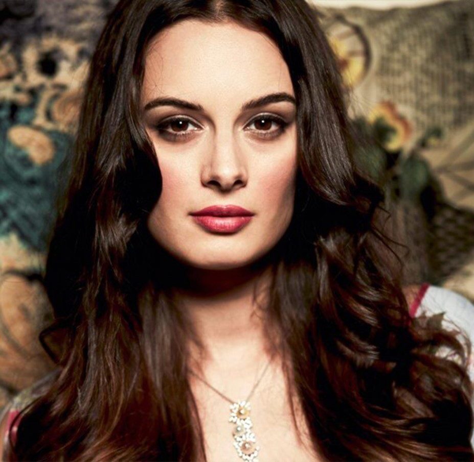 Эвелин Шарма