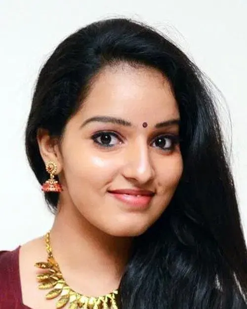 Малавика Менон