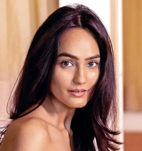 Моника Панвар