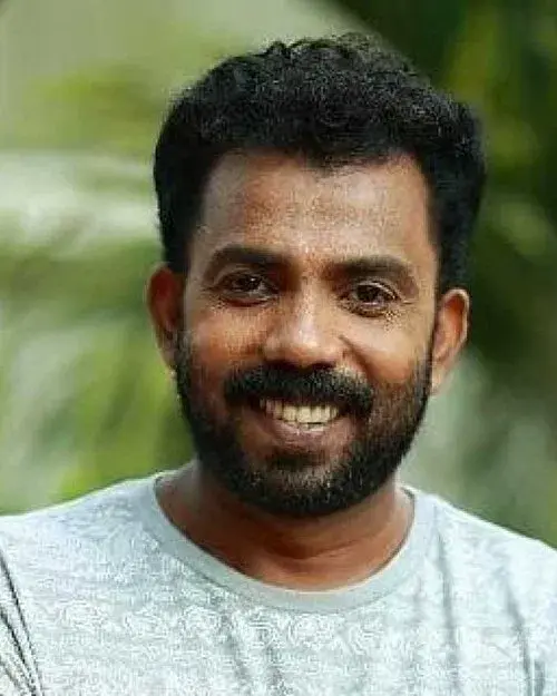 Азис Недумангад