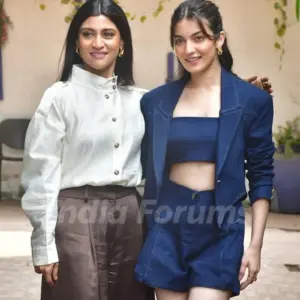 Конкона и Пратибха продвигают предстоящий фильм Accused