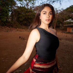 Мрунал Тхакур фотосессия