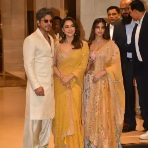 Шахрукх Кхан с семьей, Айшвария Рай Баччан и другие на свадьбе Арджуна Тендулкара и Сании Чандхок