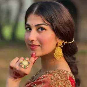 Пари Пандхер