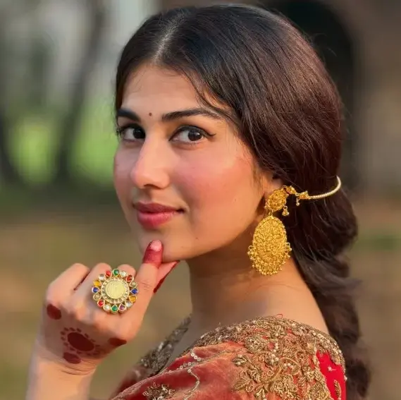 Пари Пандхер